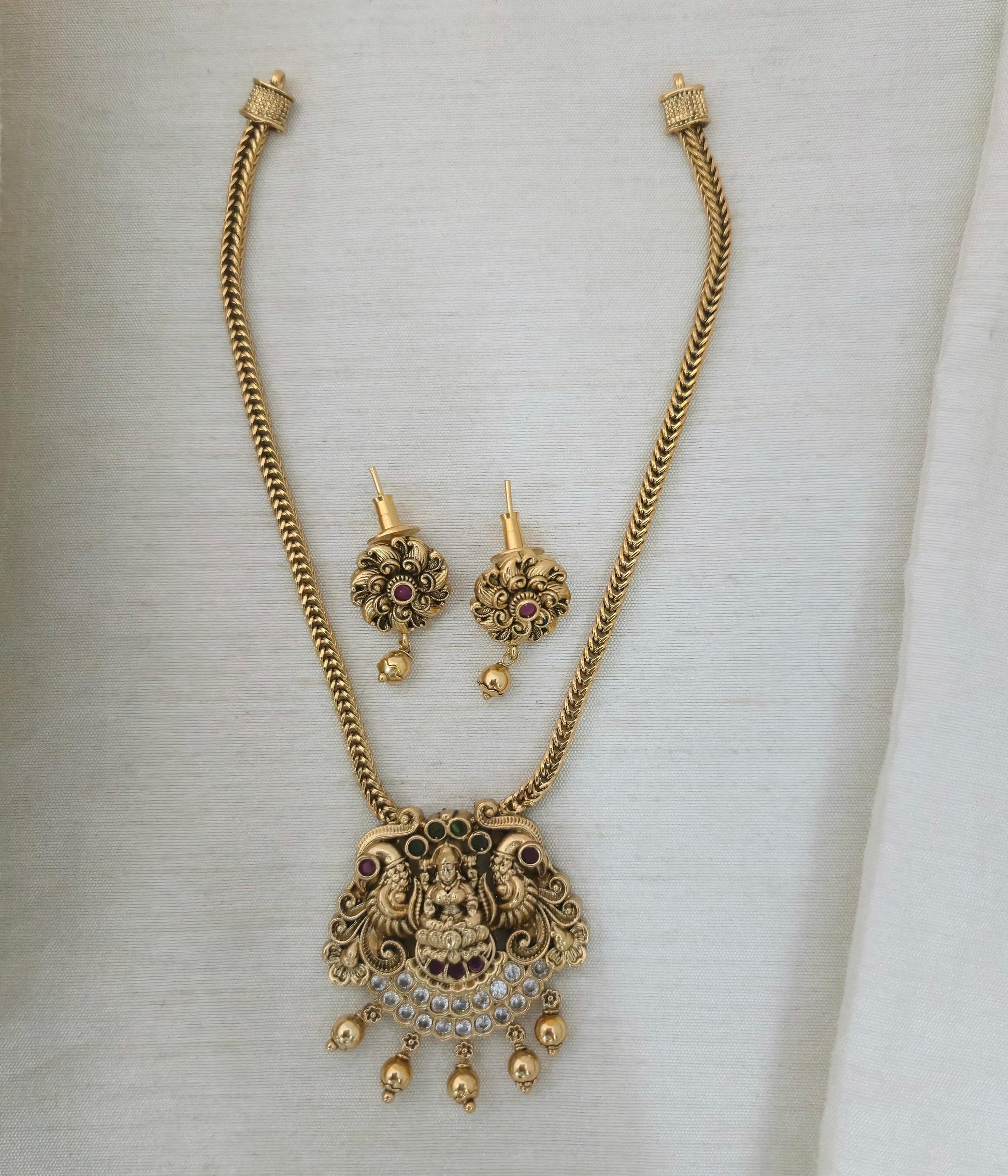 Drishi Temple Pendant Necklace Set - image 2